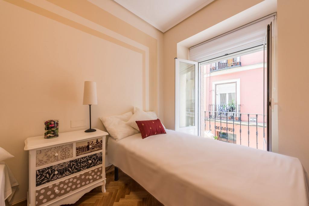 Almaden Apartment มาดริด ห้อง รูปภาพ