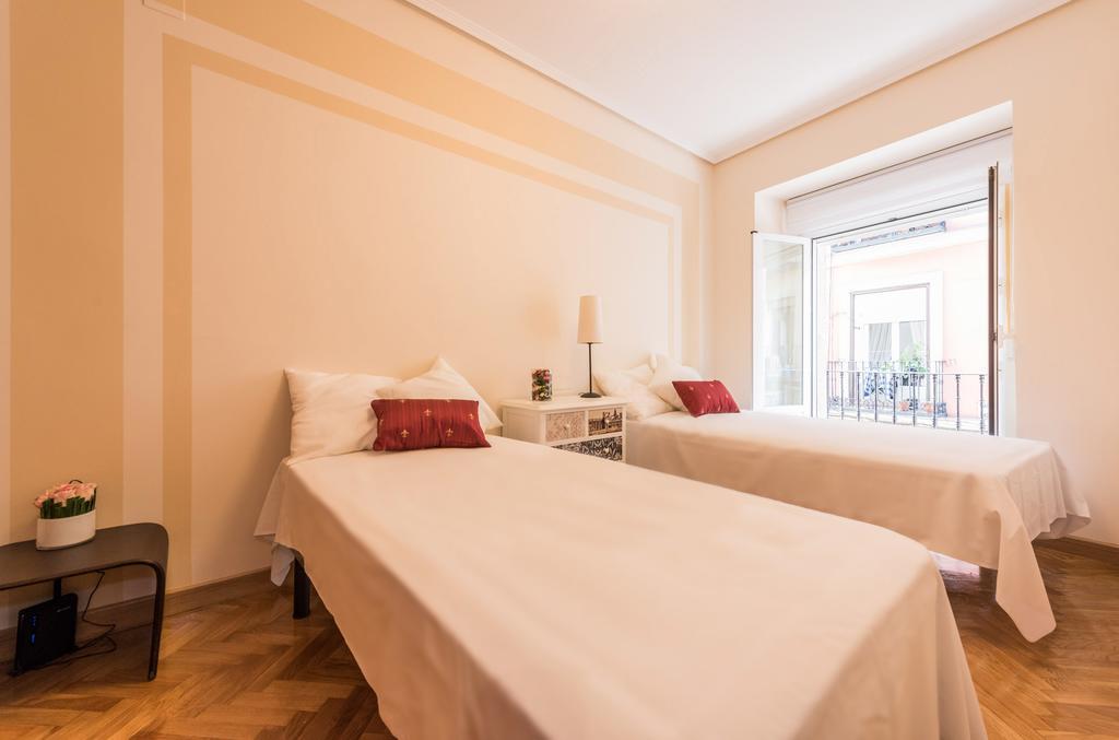 Almaden Apartment มาดริด ห้อง รูปภาพ