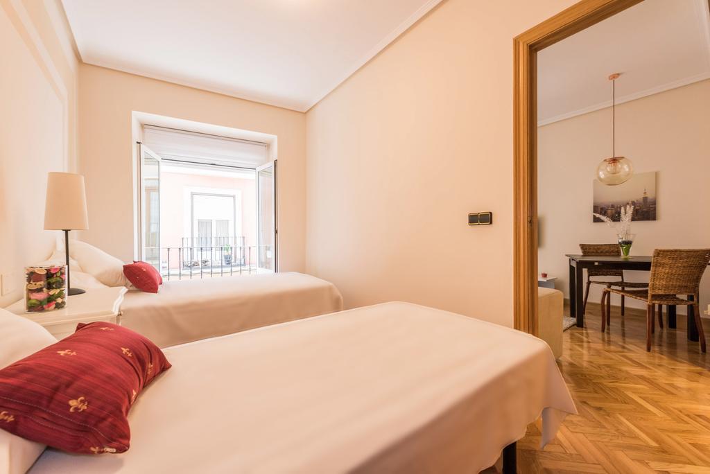 Almaden Apartment มาดริด ห้อง รูปภาพ